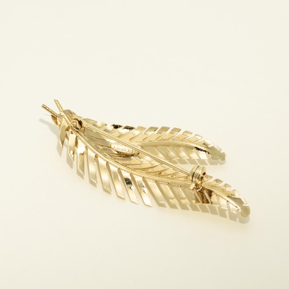 Estate Leaf Pin in 14kt Yellow Gold