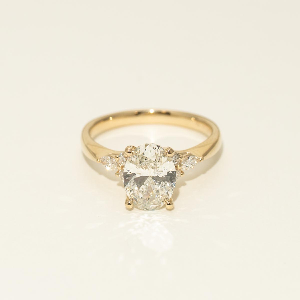 Oval Diamond Engagement Ring in 14kt Yellow Gold (2 1/4ct tw)