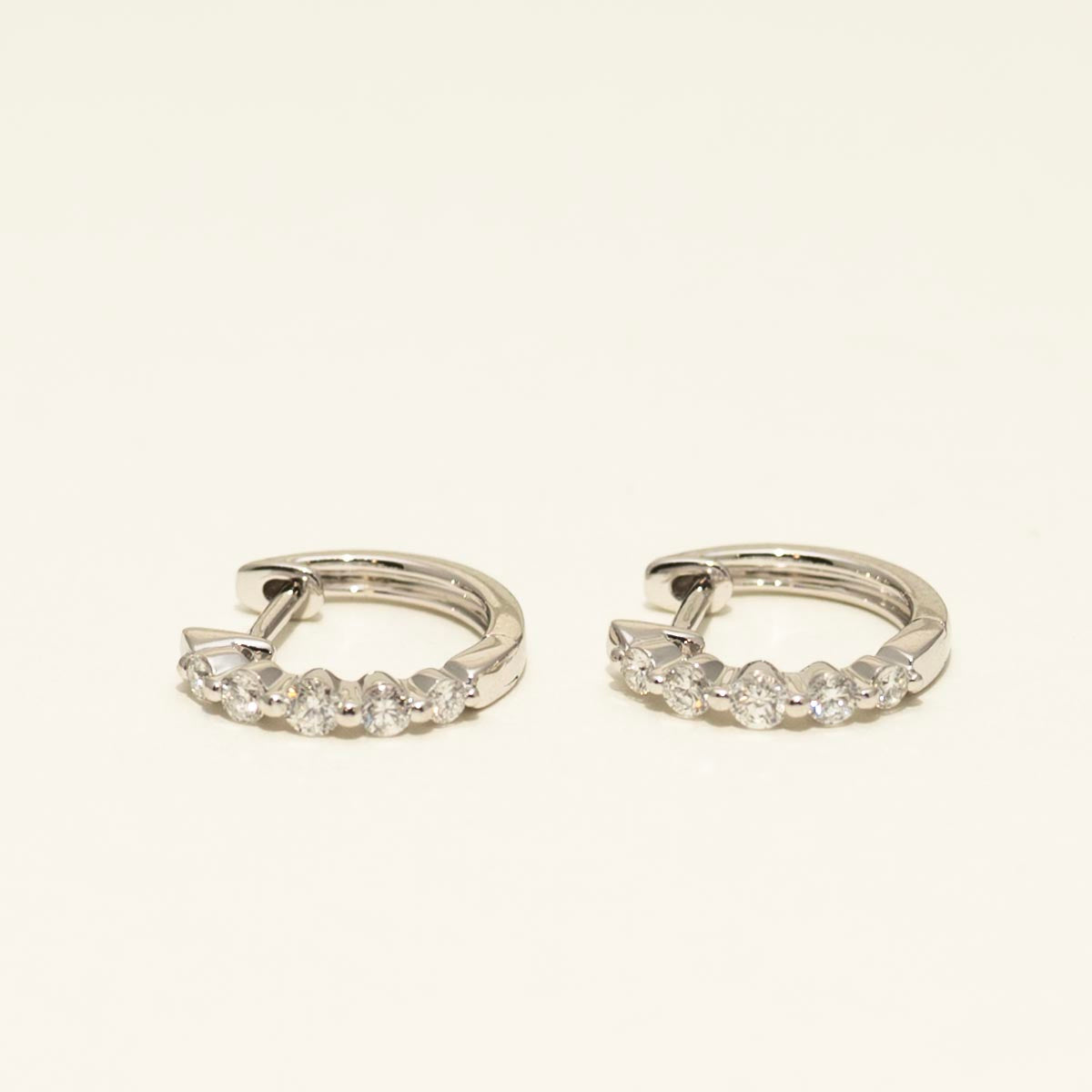 Diamond Single Prong Hoop Earrings in Platinum (1/4ct tw)