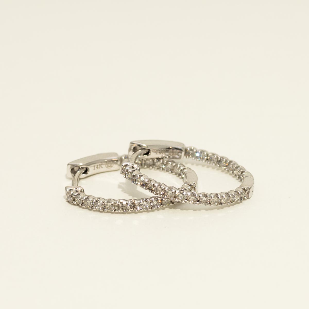Diamond Inside Out Oval Hoop Earrings in 14kt White Gold (3/4ct tw)
