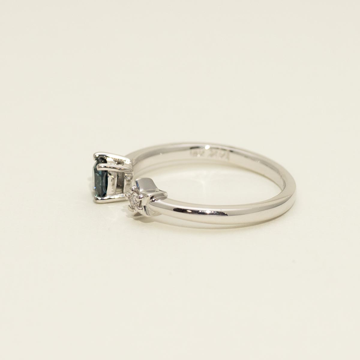 Cushion Cut Blue Diamond Star Ring in 14kt White Gold (3/8ct tw)