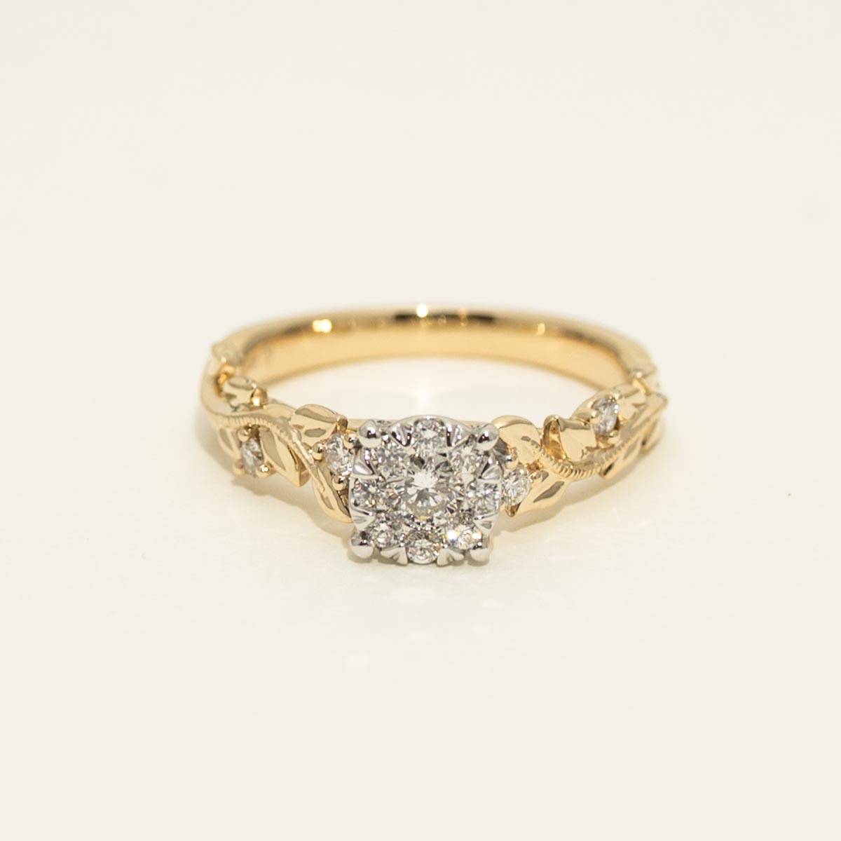 Diamond Engagement Ring in 14kt Yellow Gold (1/3ct tw)