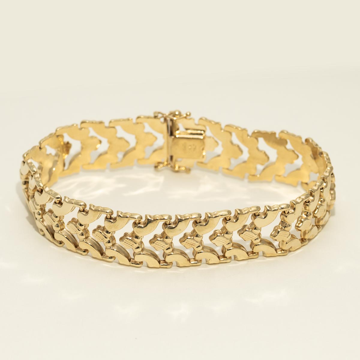 Estate Fancy Link Bracelet in 14kt Yellow Gold