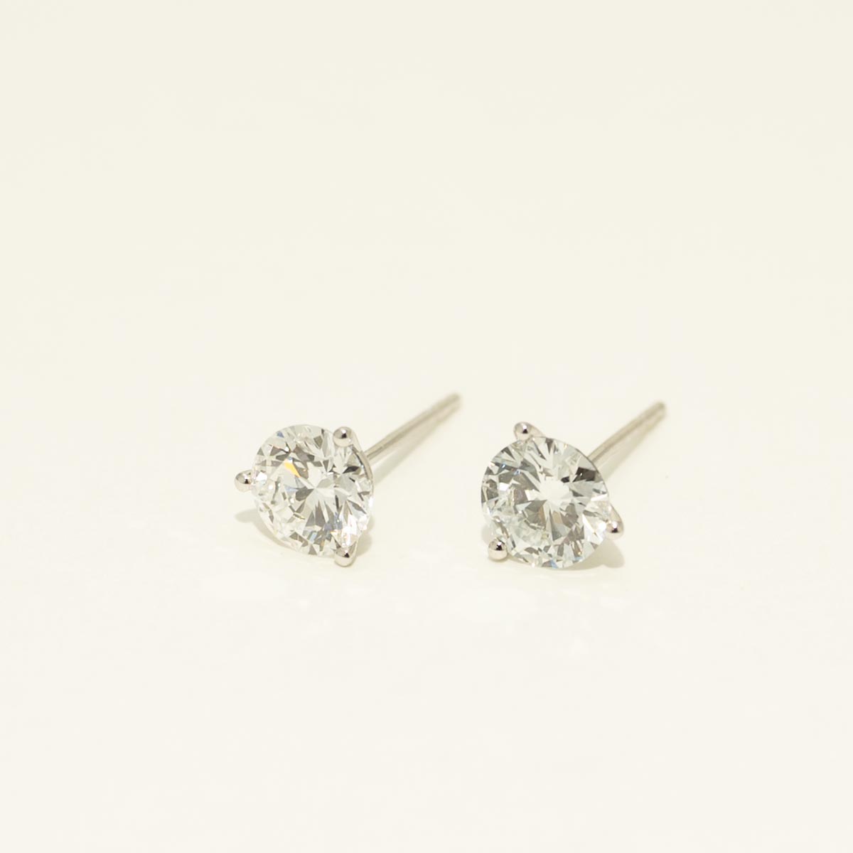 Lab Grown Diamond Stud Earrings in 14kt White Gold (1 1/2ct tw)