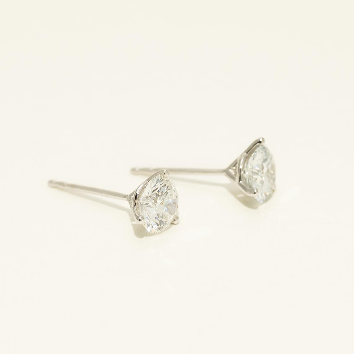 Lab Grown Diamond Stud Earrings in 14kt White Gold (1 1/2ct tw)