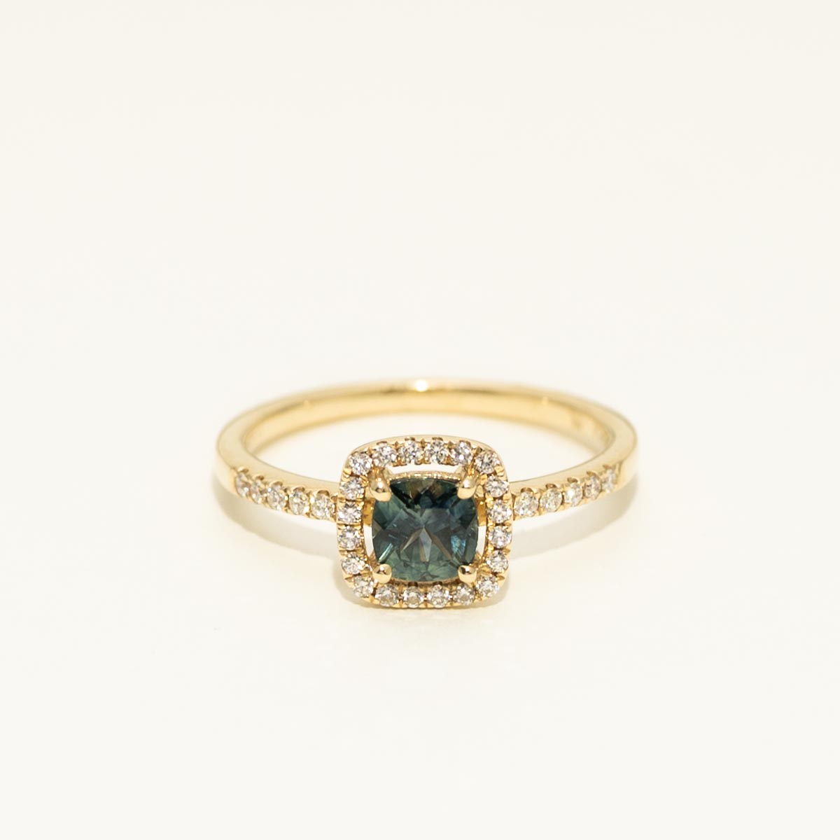 Parlé Cushion Cut Montana Sapphire Halo Ring in 14kt Yellow Gold with Diamonds (1/5ct tw)