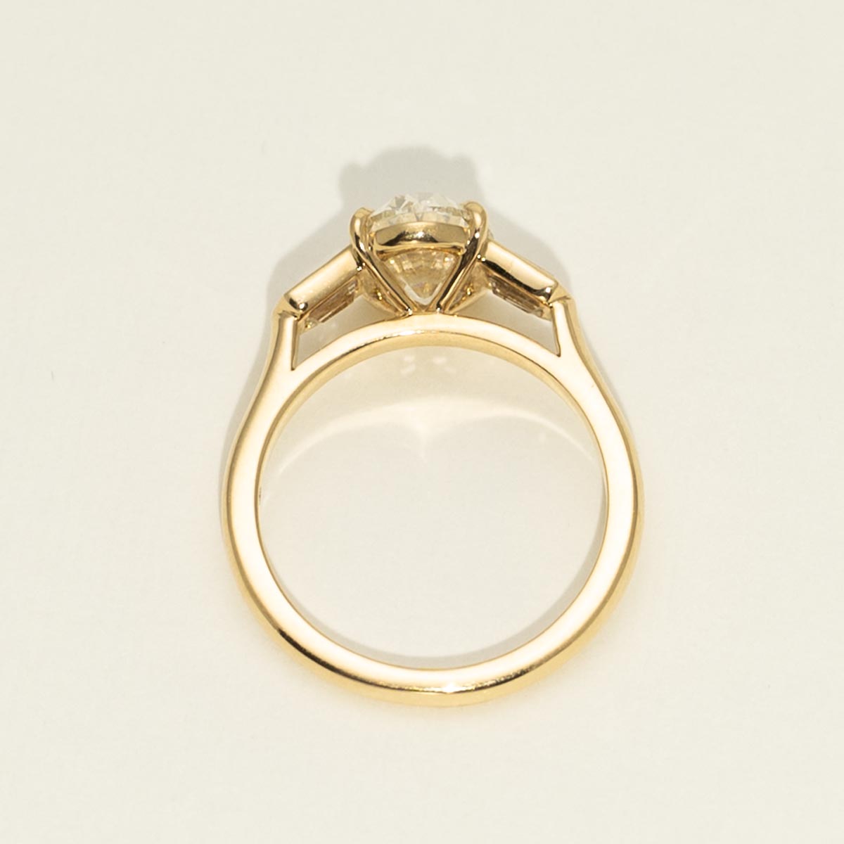Oval Diamond Three Stone Engagement Ring in 18kt Yellow Gold (2 3/8ct tw)