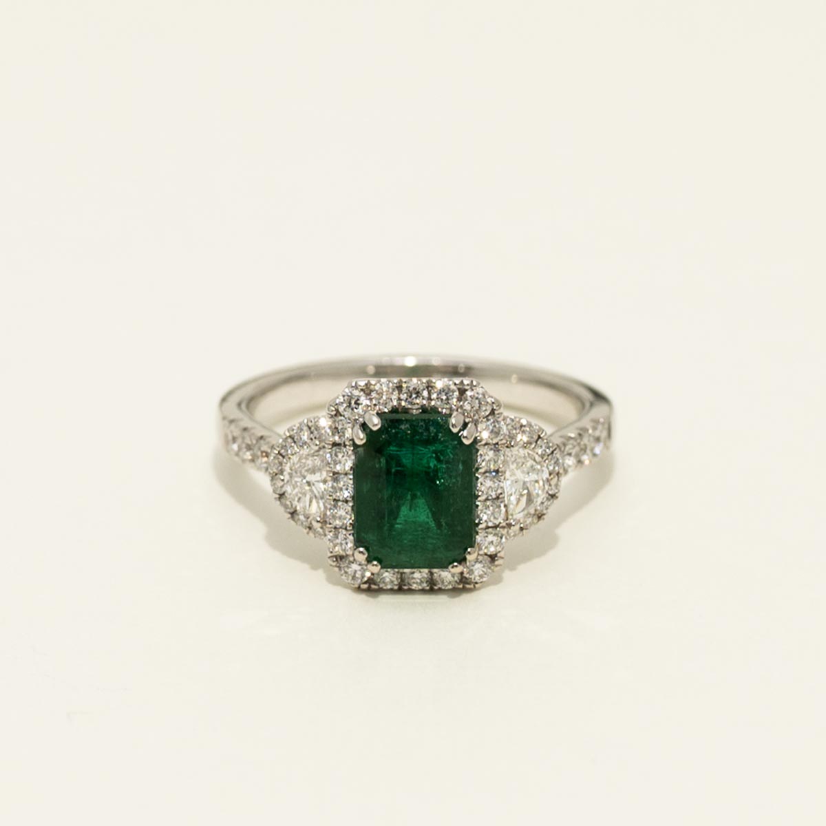 Emerald Cut Emerald Ring in 18kt White Gold with Diamonds (5/8ct tw)