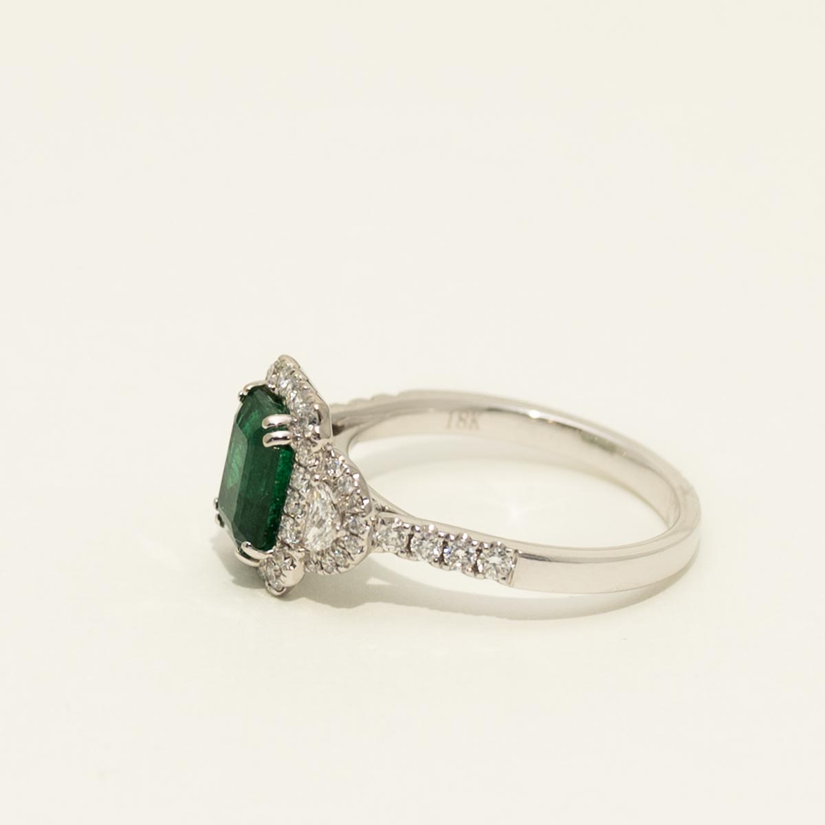 Emerald Cut Emerald Ring in 18kt White Gold with Diamonds (5/8ct tw)