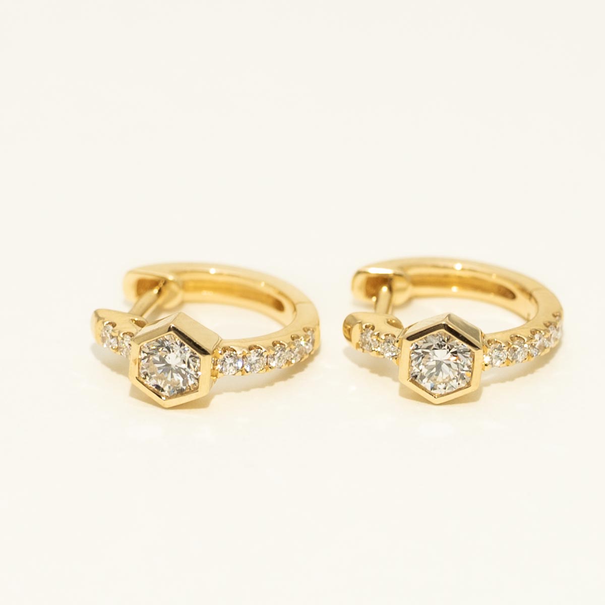 Broadway Collection Diamond Hexagon Huggie Earrings in 18kt Yellow Gold (3/8ct  tw)