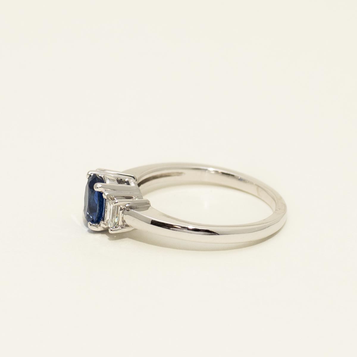 Oval Sapphire Ring in 14kt White Gold with Diamonds (1/4ct tw)