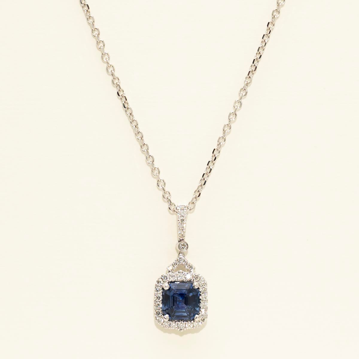 Asscher Cut Sapphire Necklace in 18kt White Gold with Diamonds (1/4ct tw)