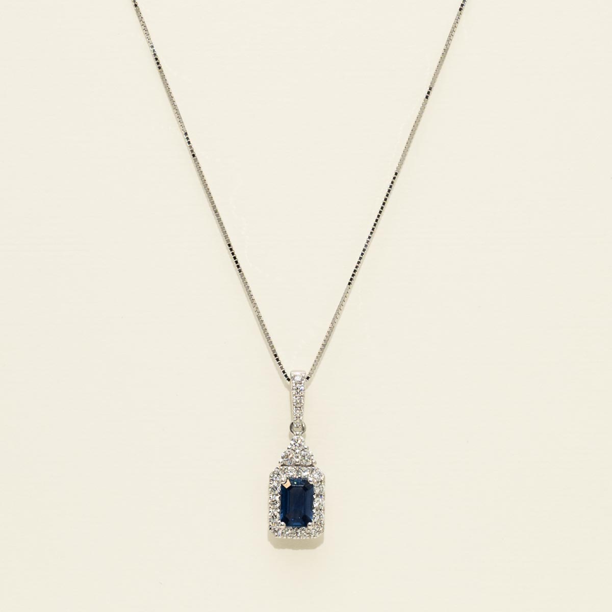 Emerald Cut Sapphire necklace in 14kt White Gold with Diamonds (1/3ct tw)