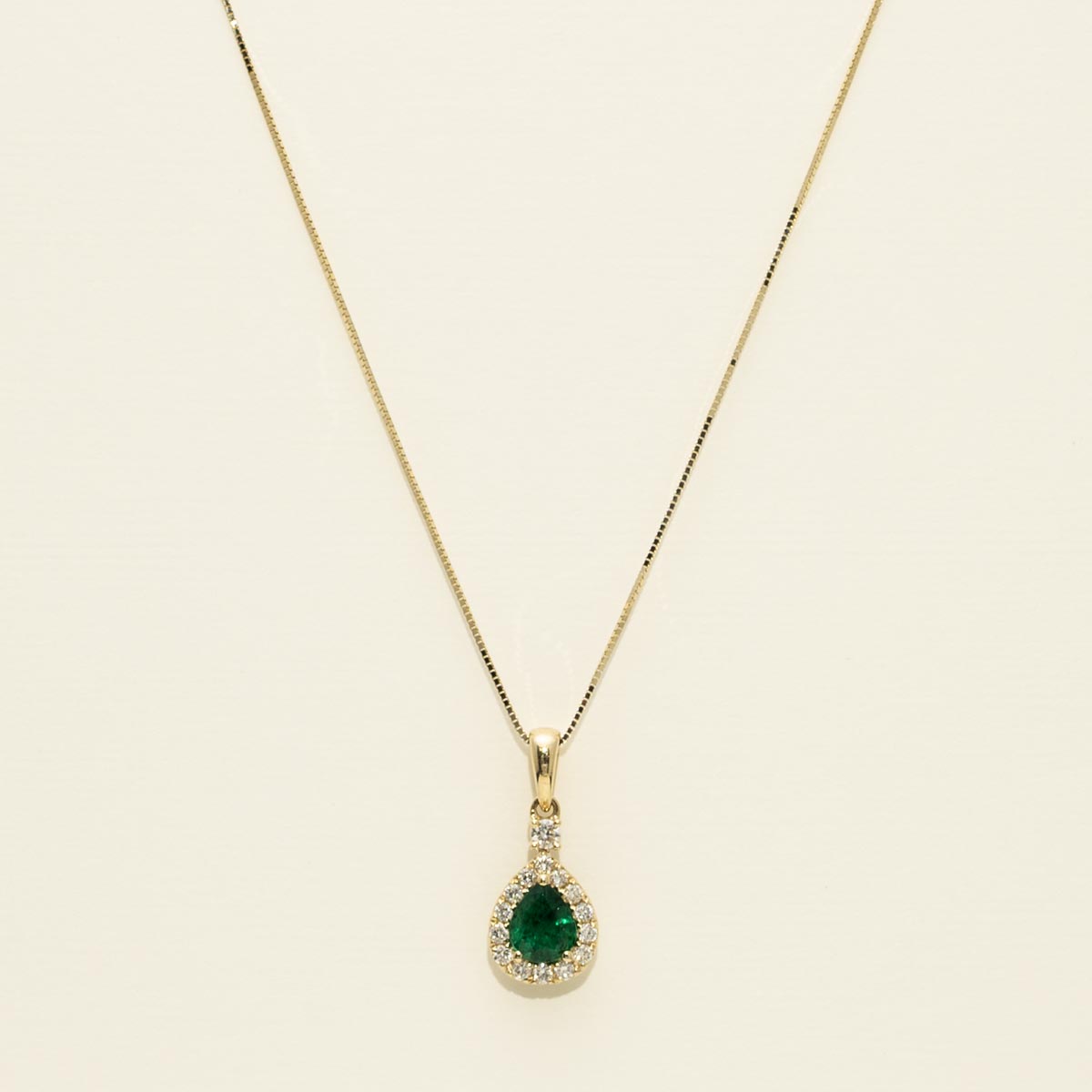 Pear Shape Emerald Necklace in 14kt Yellow Gold with Diamonds (1/5ct tw)