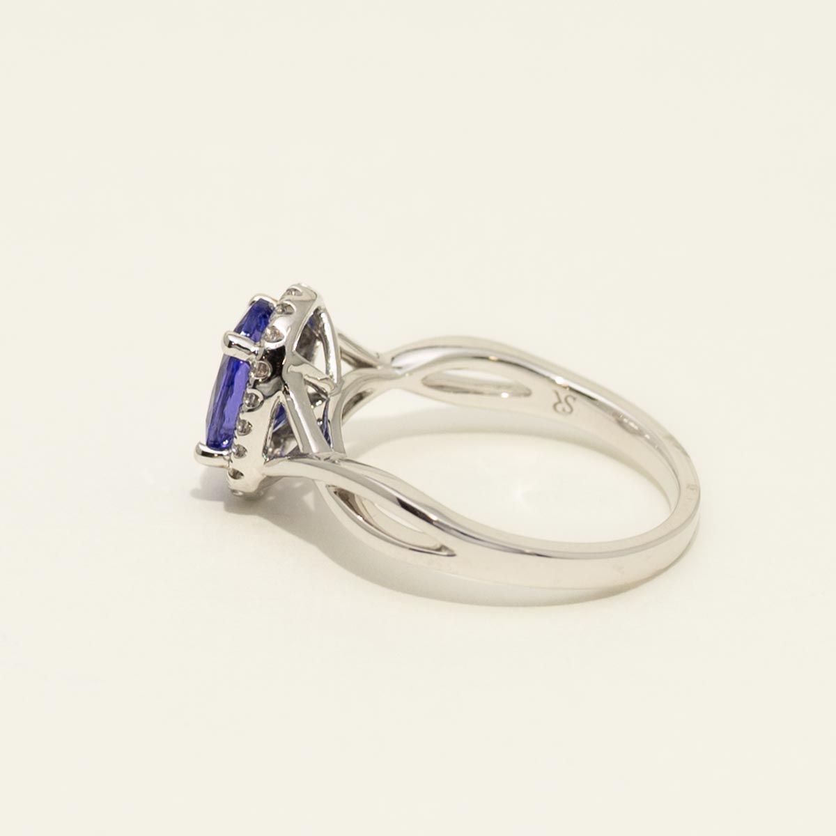 Oval Tanzanite Ring in 14kt White Gold with Diamonds (1/7ct tw)