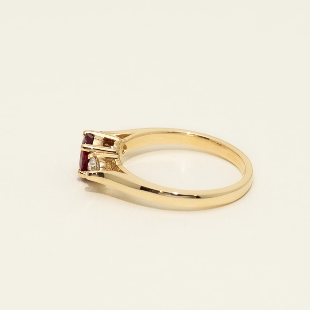 Oval Ruby Ring in 14kt Yellow Gold with Diamonds (1/4ct tw)