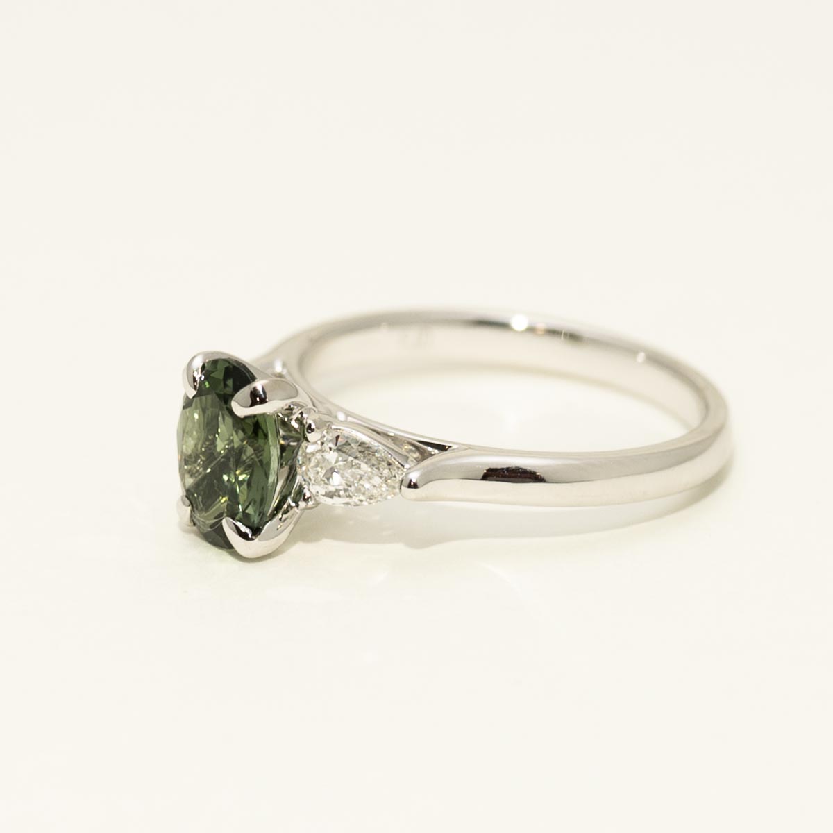 Oval maine Green Tourmaline Ring in 14kt White Gold with Diamonds (3/8ct tw)