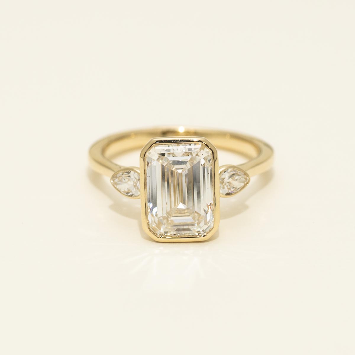 Lab Grown Emerald Cut Diamond Bezel Engagement Ring in 14kt Yellow Gold (3 1/4ct tw)