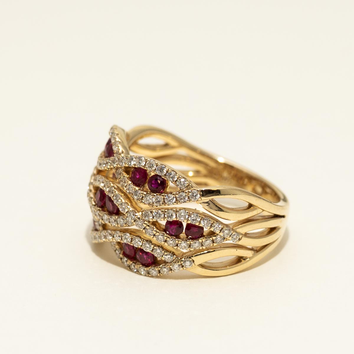 Ruby Fashion Ring in 14kt Yellow Gold with Diamonds (3/4ct tw)