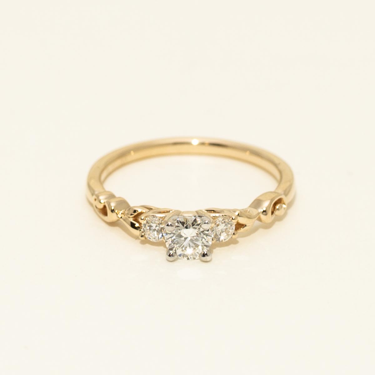 Diamond Engagement Ring in 14kt Yellow Gold (3/8ct tw)