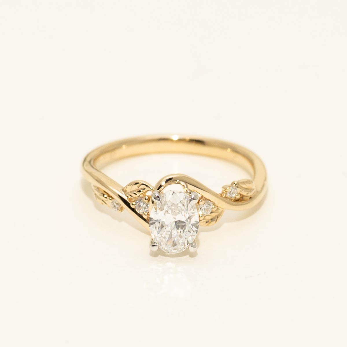Oval Diamond Engagement Ring in 14kt Yellow Gold (3/4ct tw)
