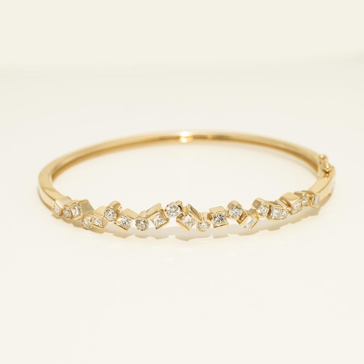 Diamond Bangle Bracelet in 14kt Yellow Gold (1 7/8ct tw)