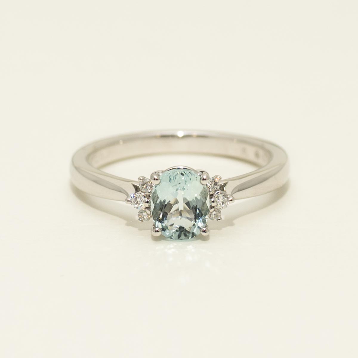 Oval Aquamarine Ring in 18kt White Gold with Diamonds (1/20ct tw)