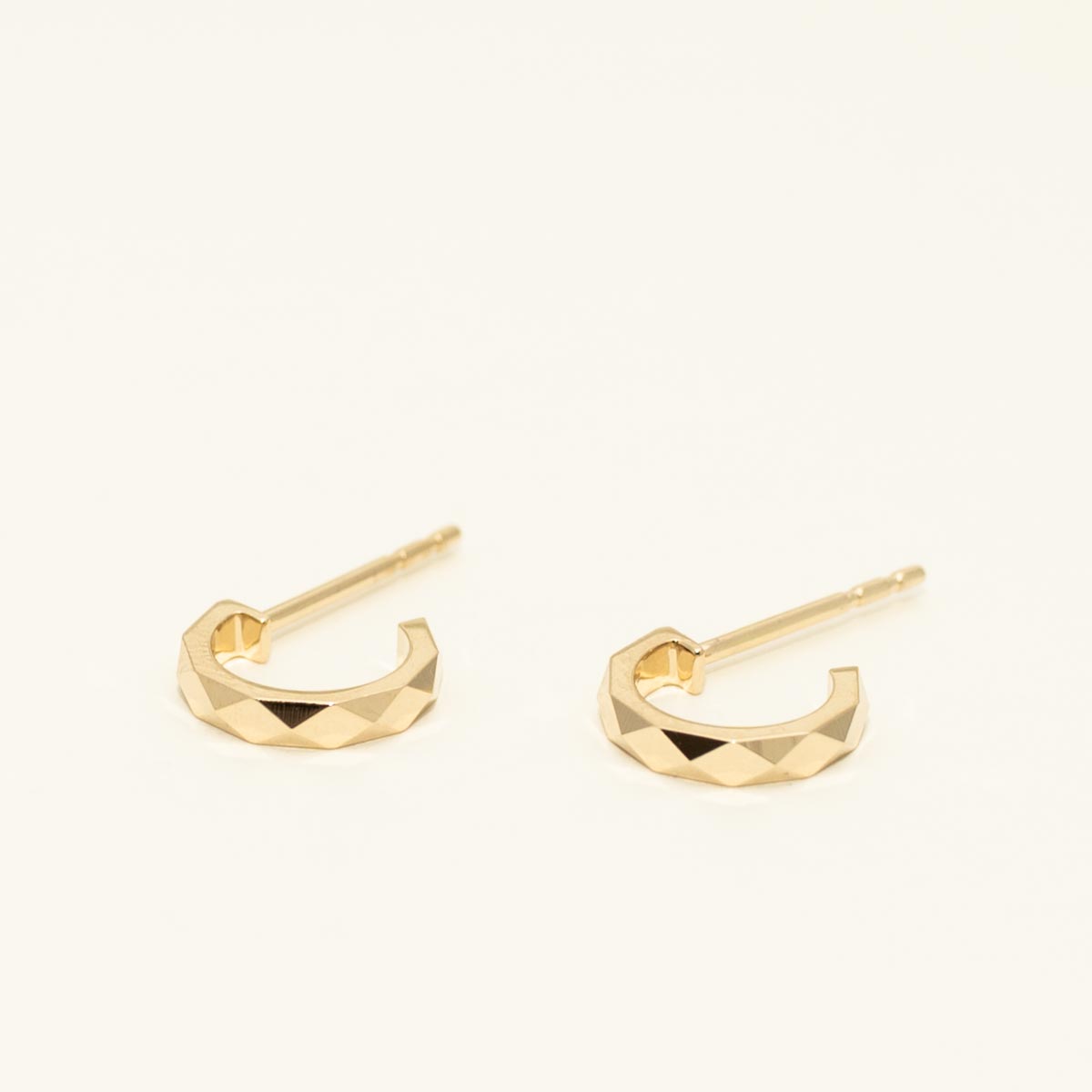 Diamond Cut Hoop Earrings in 14kt Yellow Gold (10mm)