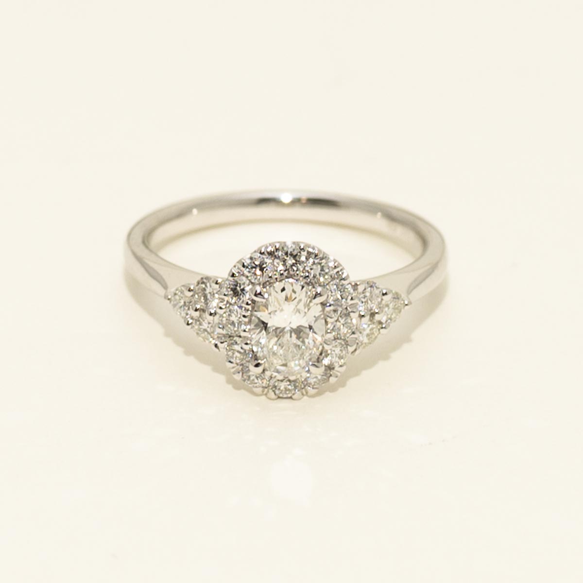 Diamond Halo Engagement Ring in 14kt White Gold (1ct tw)