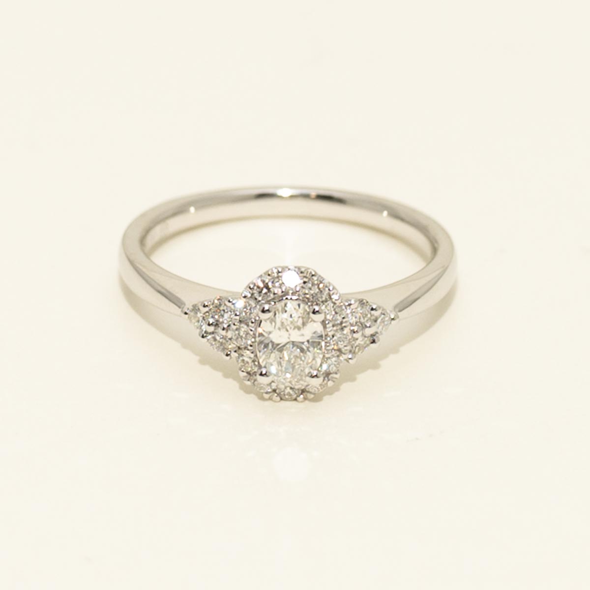 Oval Diamond Halo Engagement Ring in 14kt White Gold (1/2ct tw)