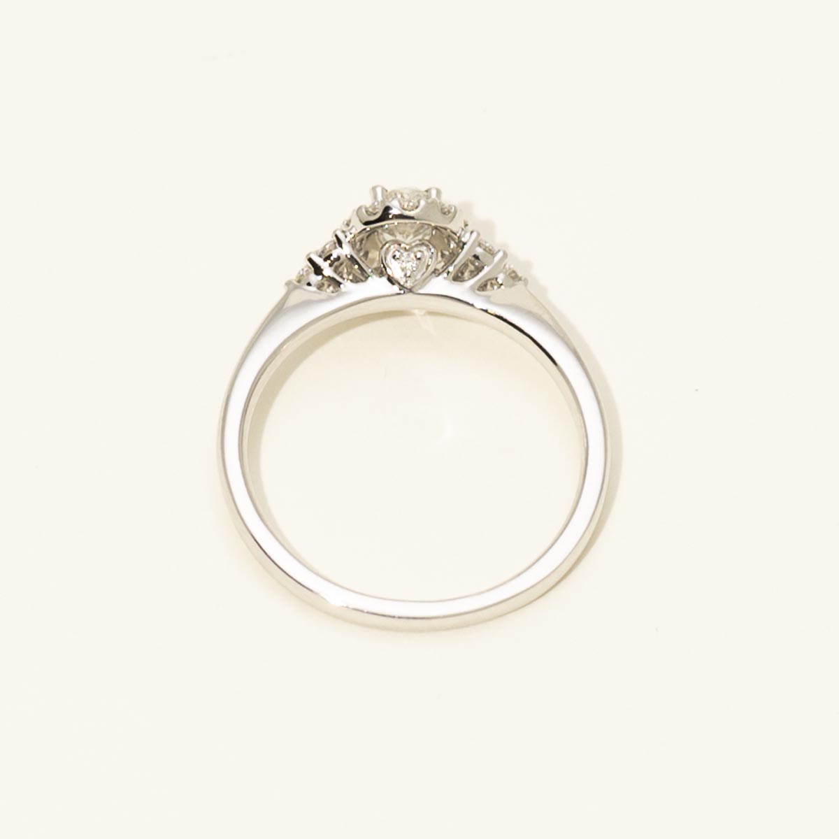 Oval Diamond Halo Engagement Ring in 14kt White Gold (1/2ct tw)