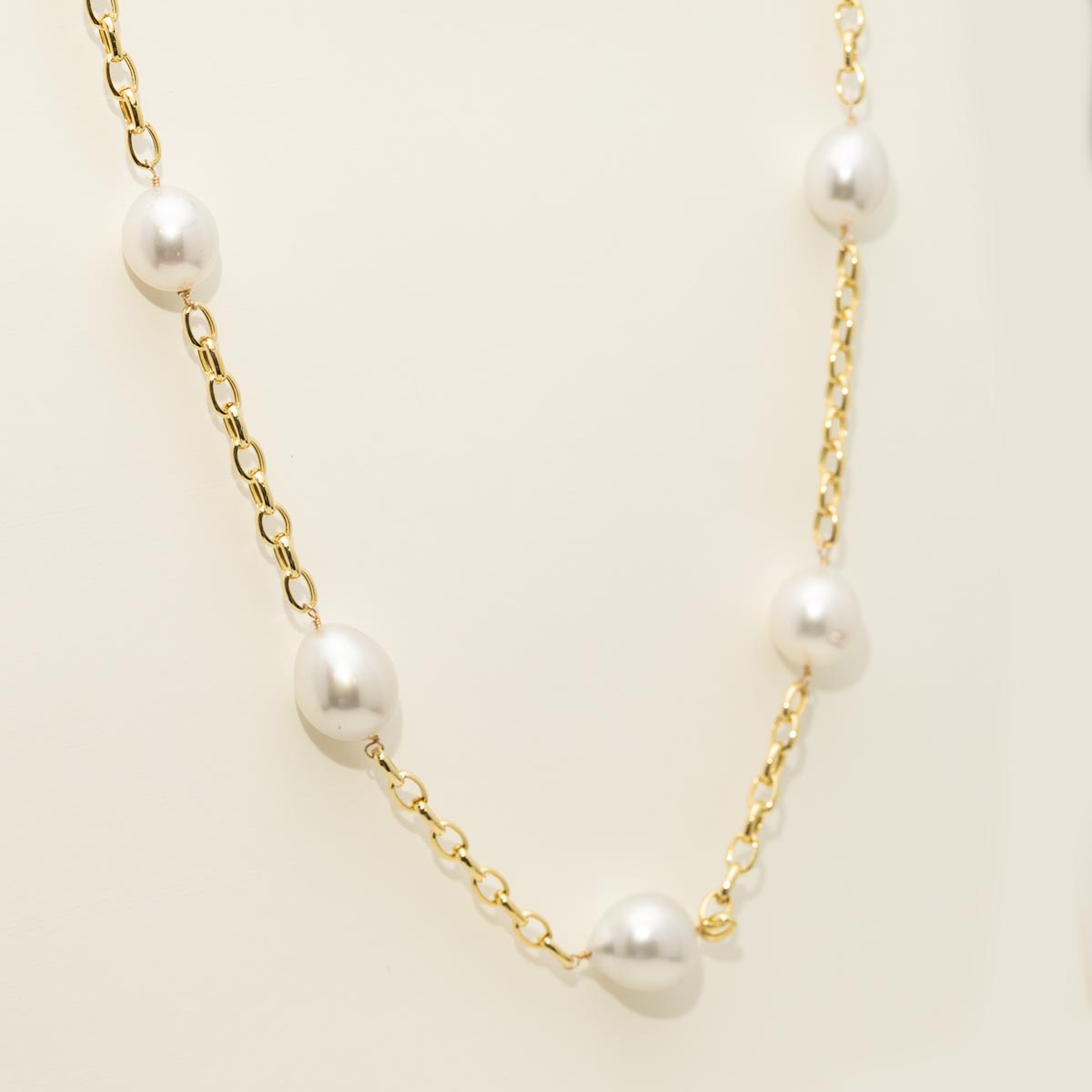 South Sea Pearl Station Necklace in 14kt Yellow Gold (12-15mm pearls)