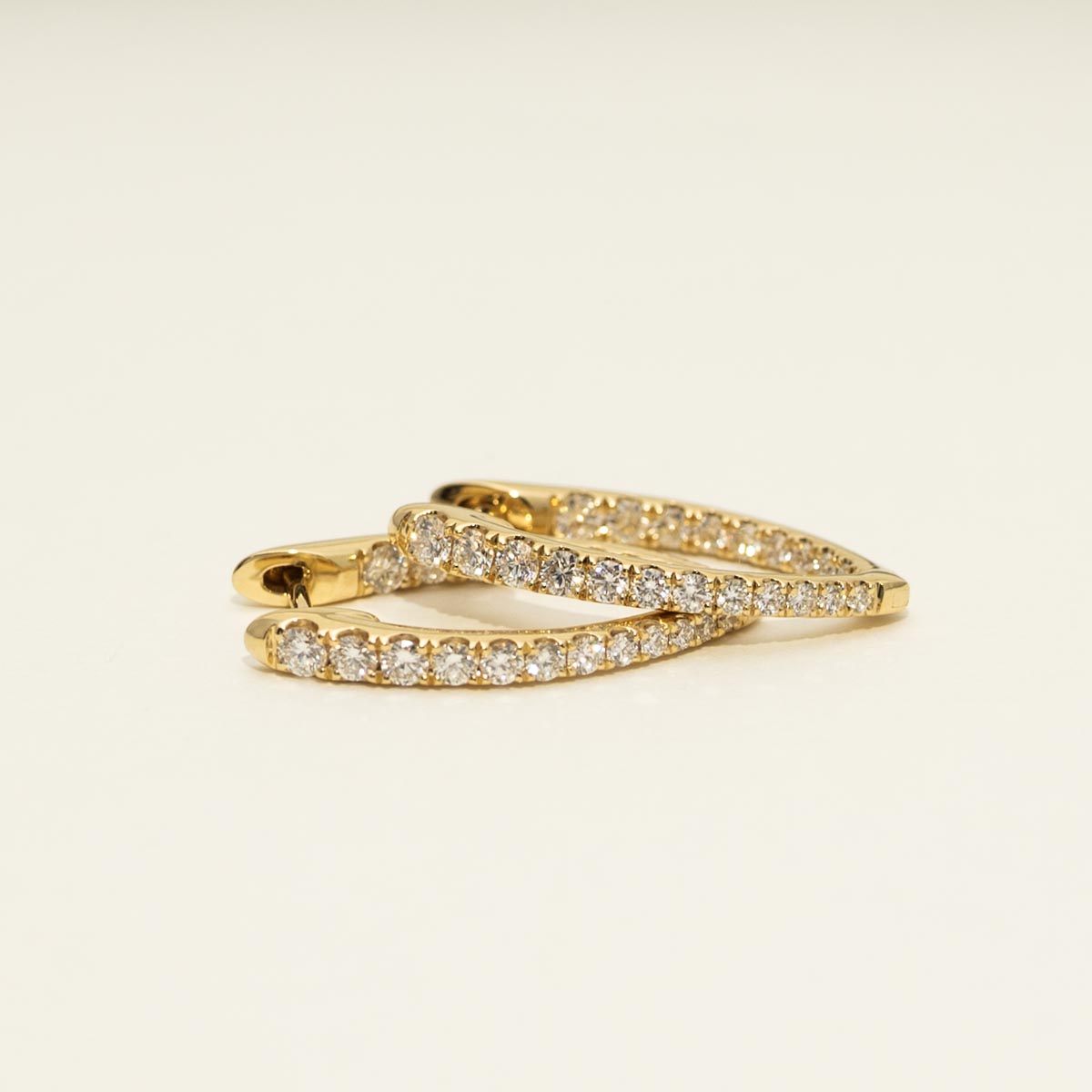 Memoire Imperial Diamond Hoop Earrings in 18kt Yellow Gold (3/4ct tw)