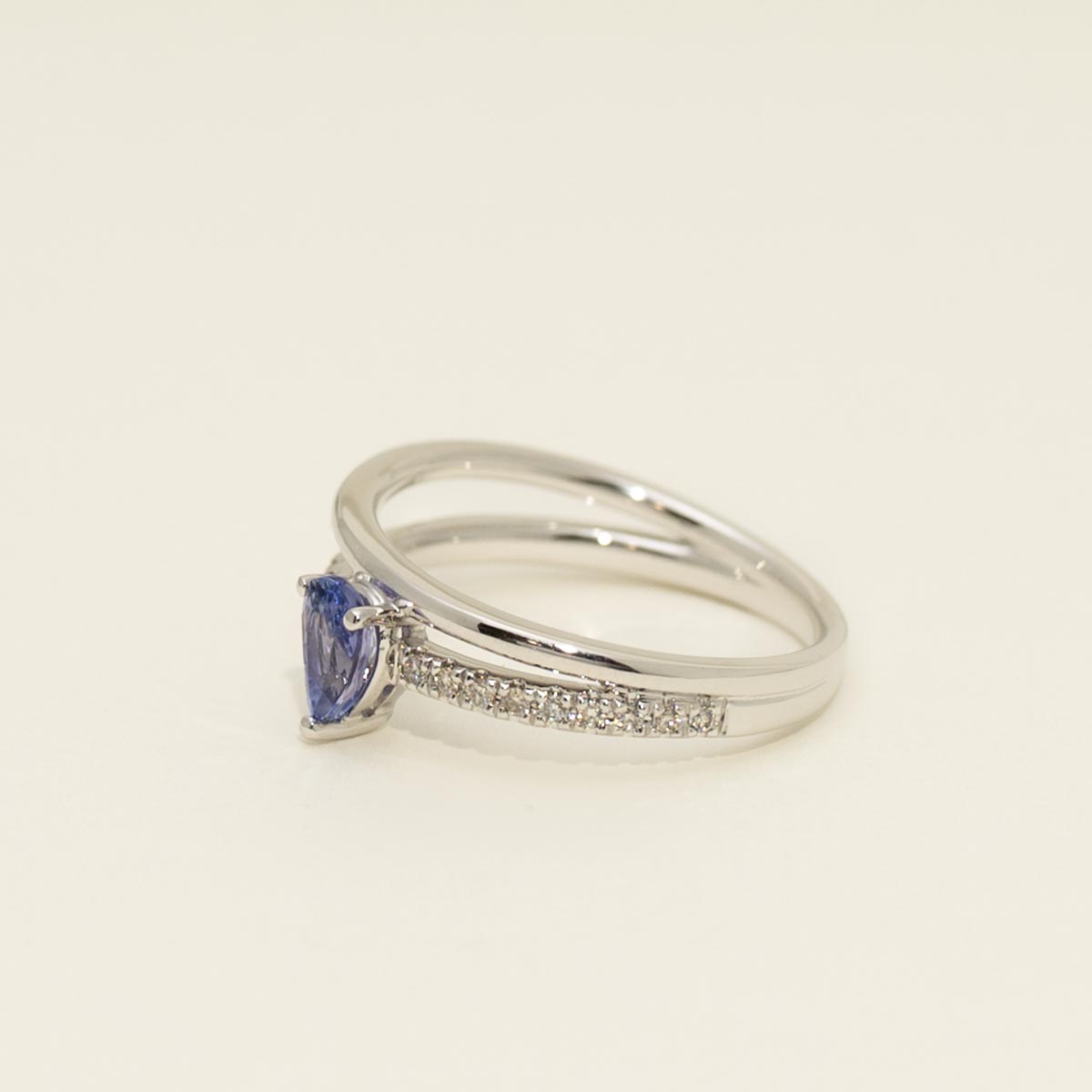 Pear Shape Tanzanite Ring in 14kt White Gold with Diamonds (1/10ct tw)