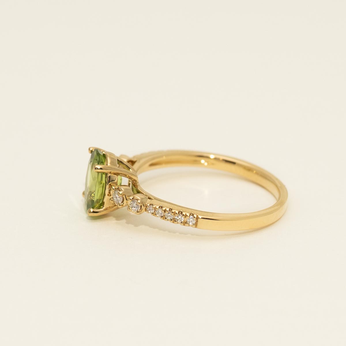 Oval Peridot Ring in 14kt Yellow Gold with Diamonds (1/10ct tw)
