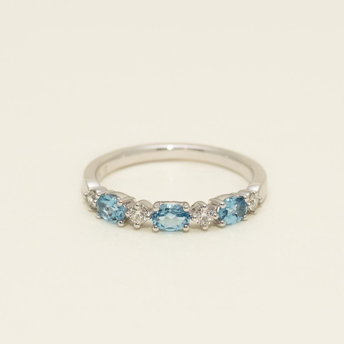 Oval Blue Topaz Ring in 14kt White Gold with Diamonds (1/7ct tw)