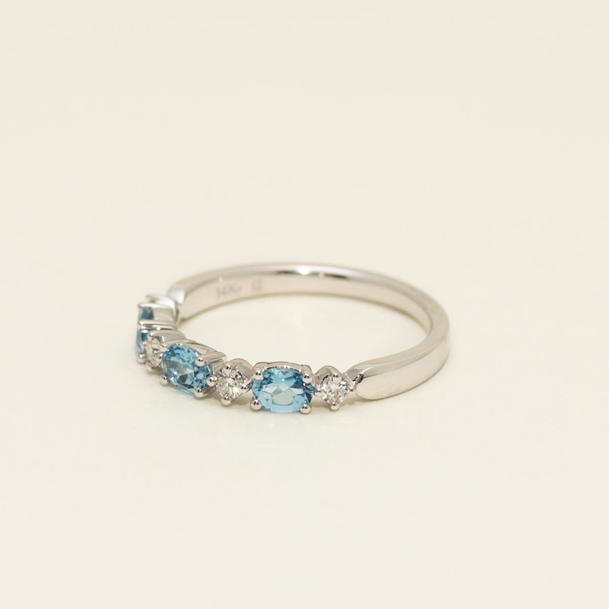 Oval Blue Topaz Ring in 14kt White Gold with Diamonds (1/7ct tw)
