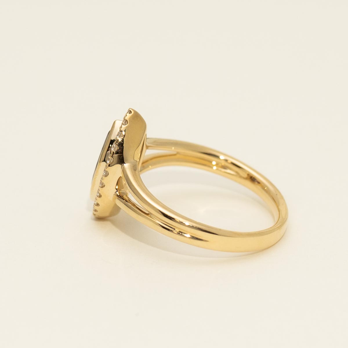 Marquise Created Alexandrite Bezel Ring in 14kt Yellow Gold with Diamonds (1/5ct tw)