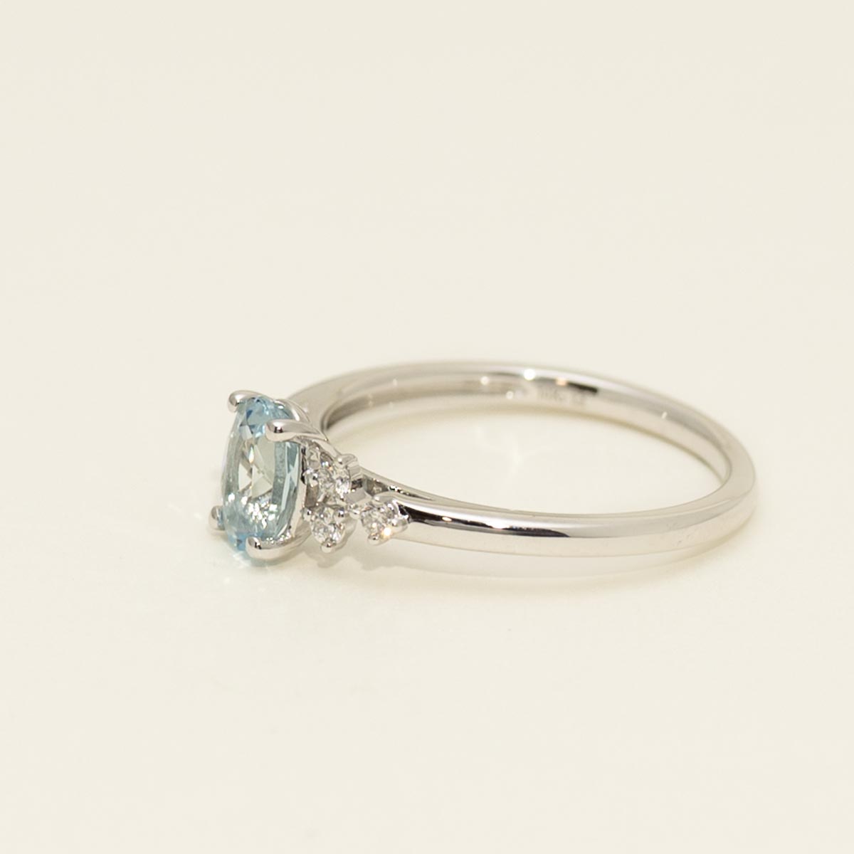 Oval Aquamarine Ring in 14kt White Gold with Diamonds (1/10ct tw)