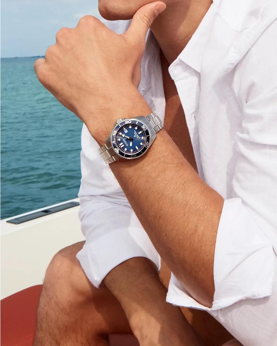 Citizen Promaster Dive Watch with Blue Dial and Stainless Steel Bracelet (eco-drive movement)