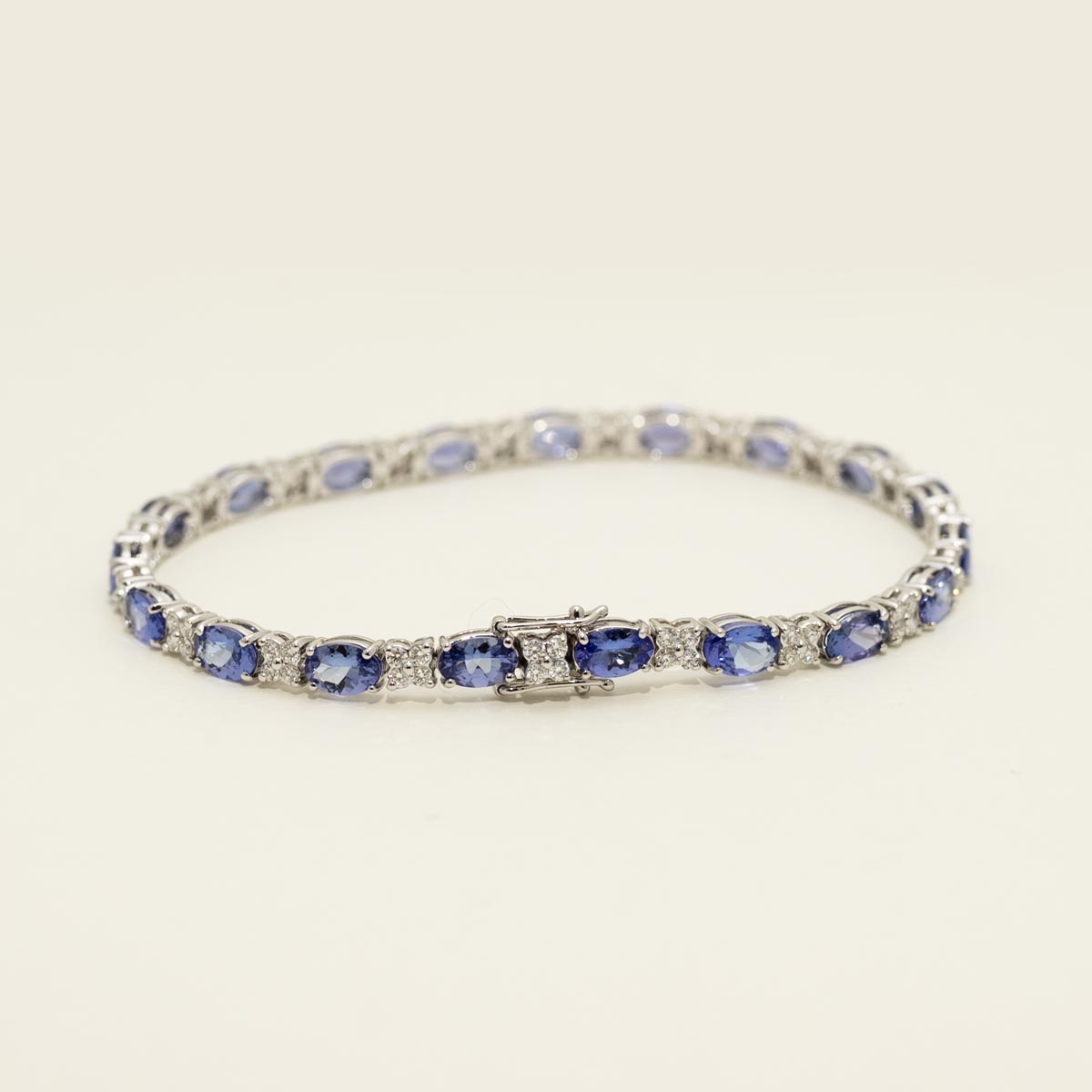 Oval Tanzanite Tennis Bracelet in 14kt White Gold with Diamonds (1 1/7ct tw)