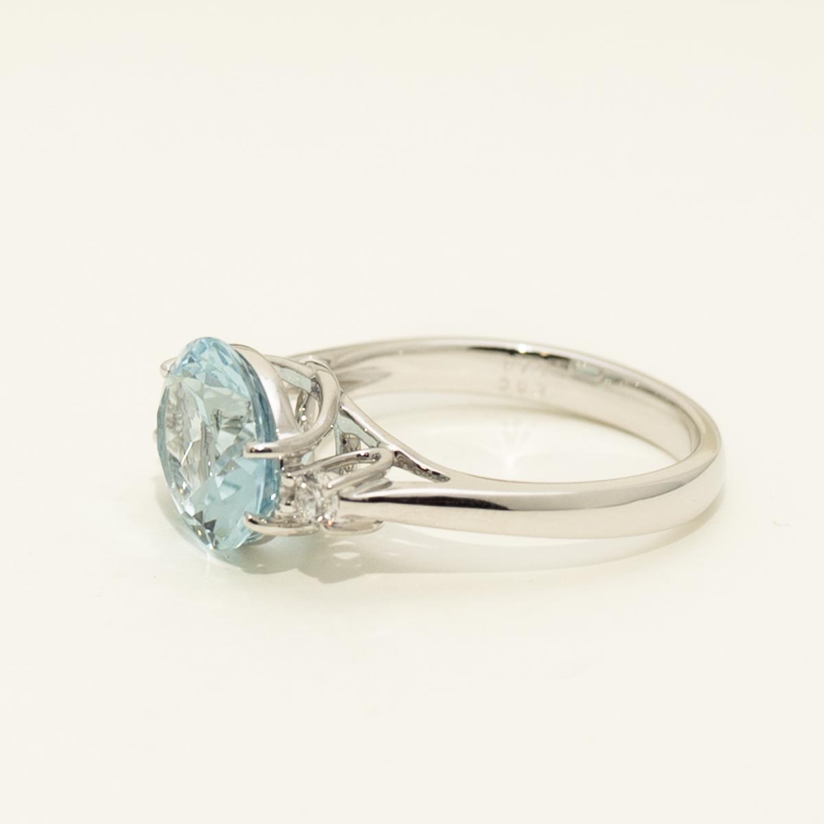 Oval Aquamarine Ring in 14kt White Gold with Diamonds (1/10ct tw)