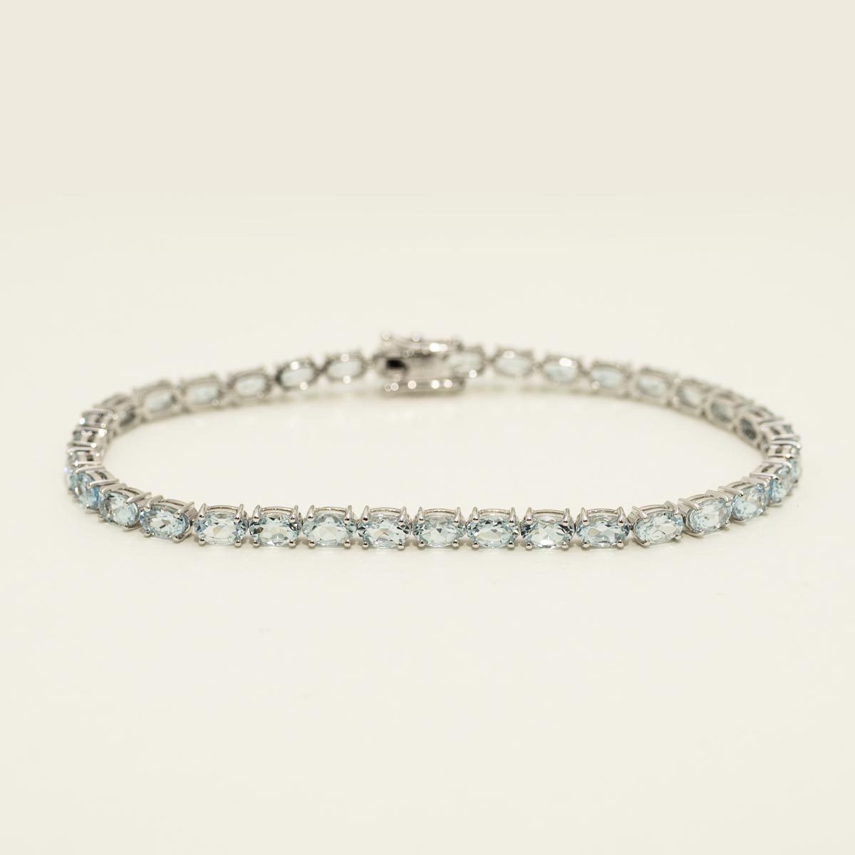 Oval Aquamarine Tennis Bracelet in 14kt White Gold