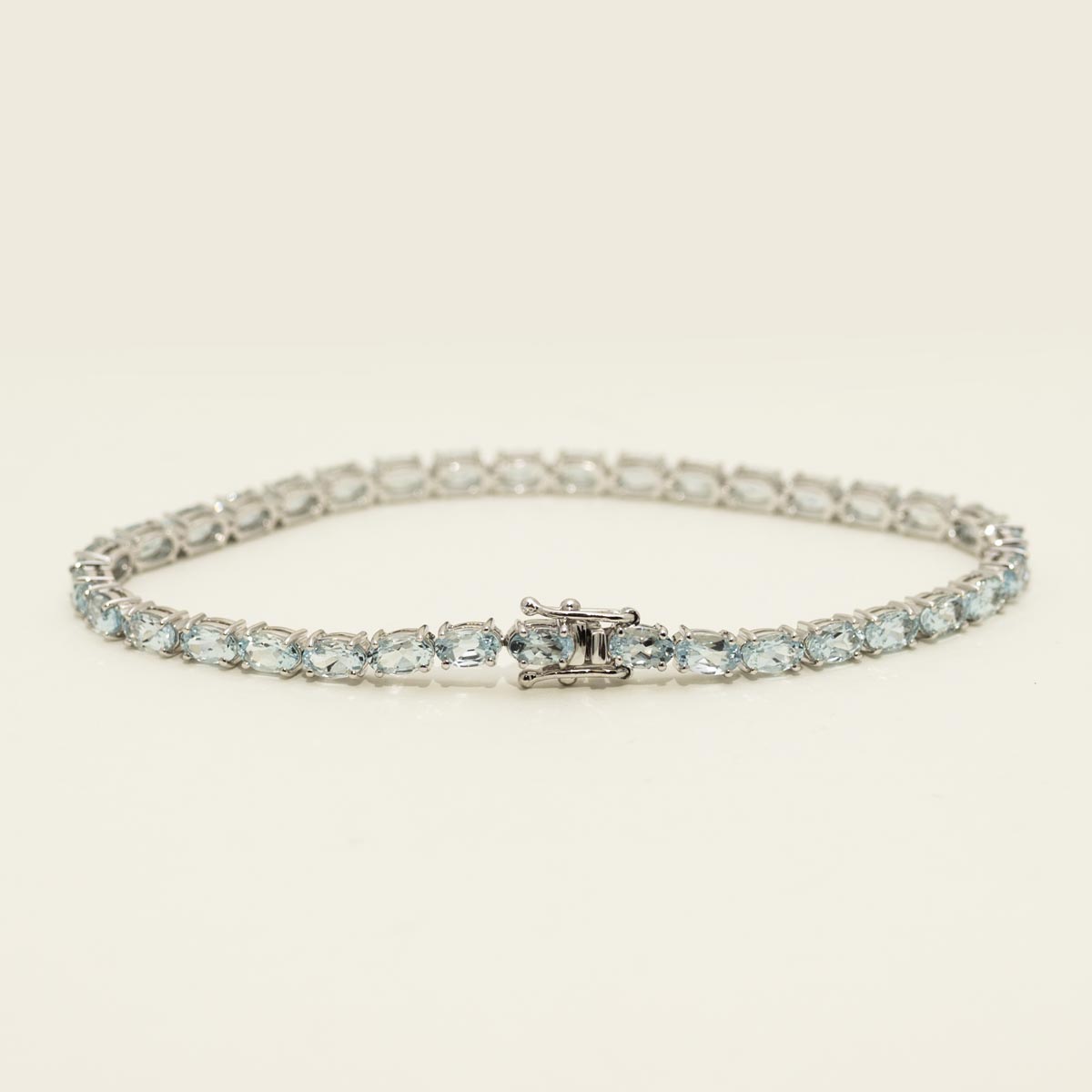 Oval Aquamarine Tennis Bracelet in 14kt White Gold