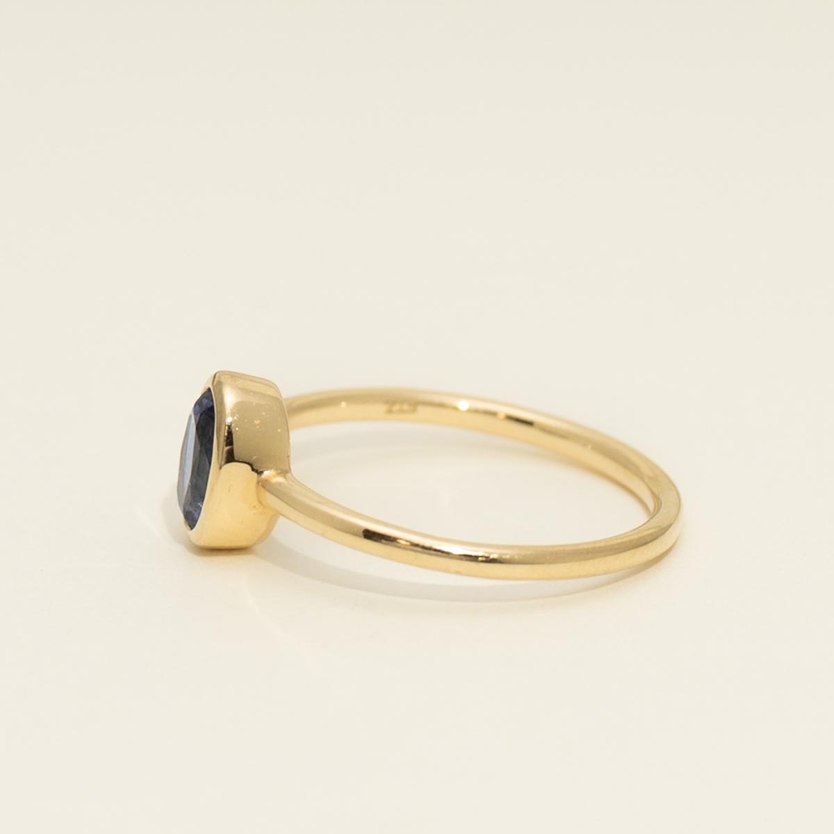 Oval Ceylon Sapphire Bezel Ring in 14kt Yellow Gold