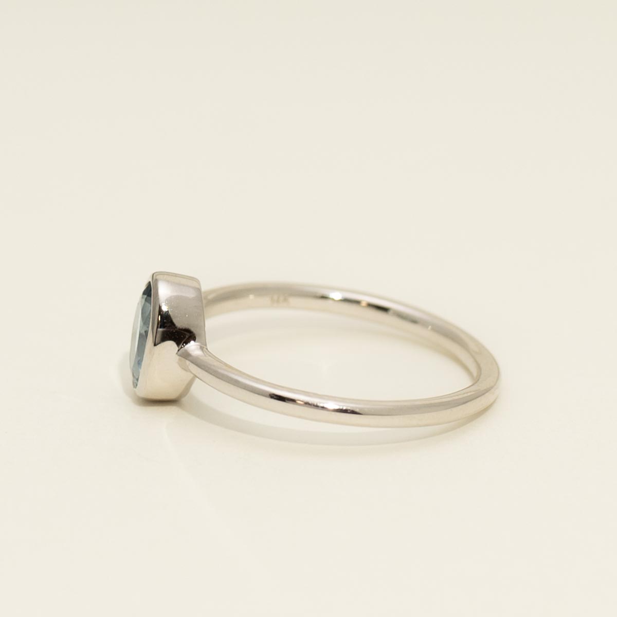 Oval Aquamarine Bezel Ring in 14kt White Gold