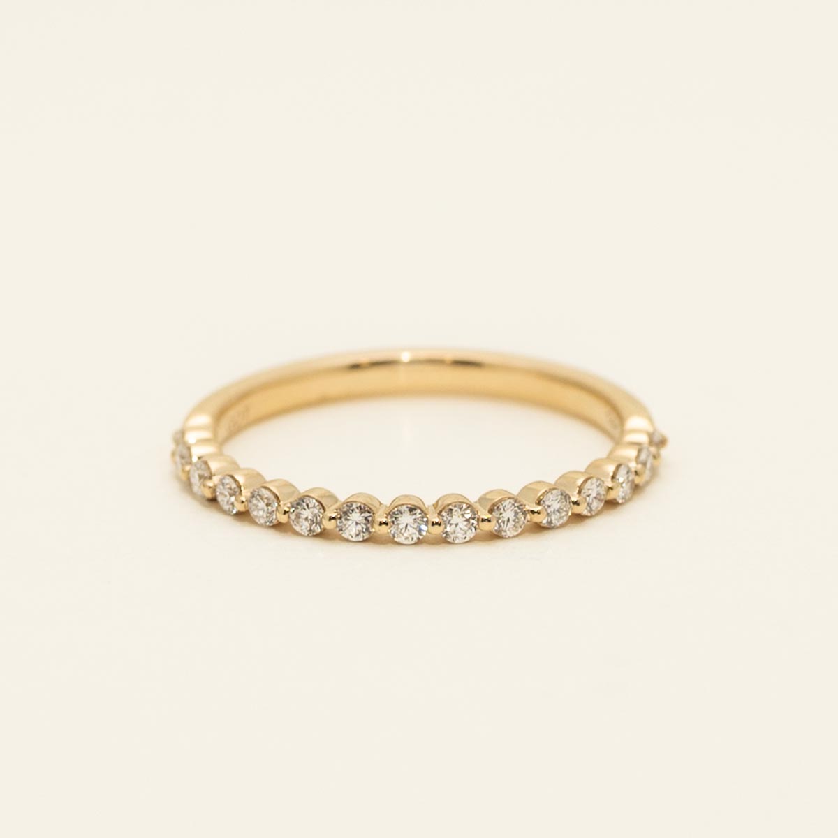 Single Prong Diamond Wedding Band in 14kt Yellow Gold (1/4ct tw)