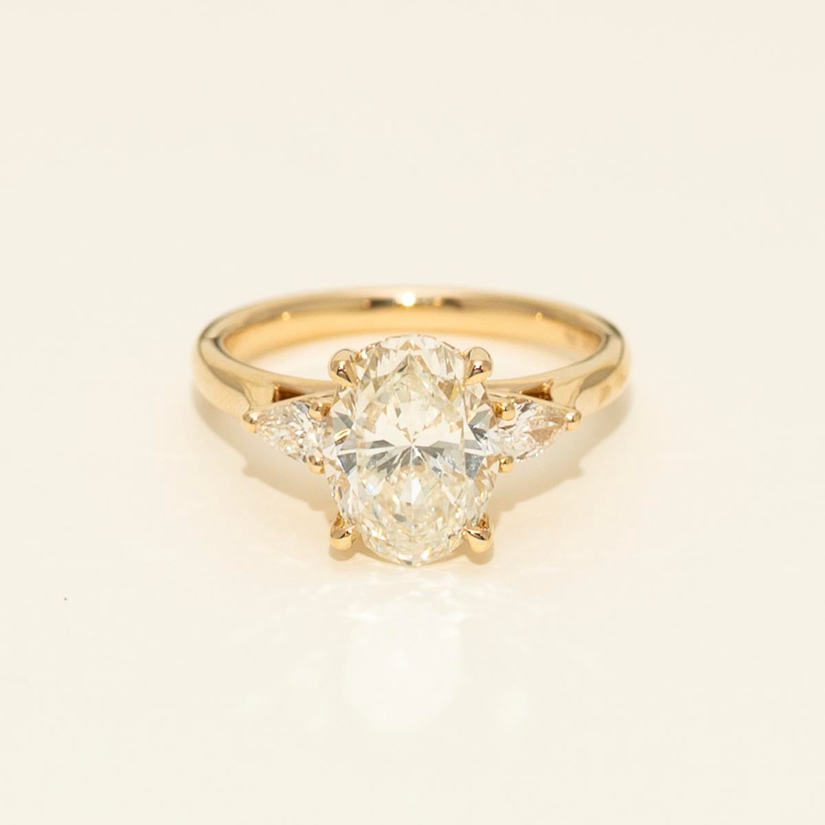 Oval and Pear Diamond Engagement Ring in 14kt Yellow Gold (2 3/4ct tw)