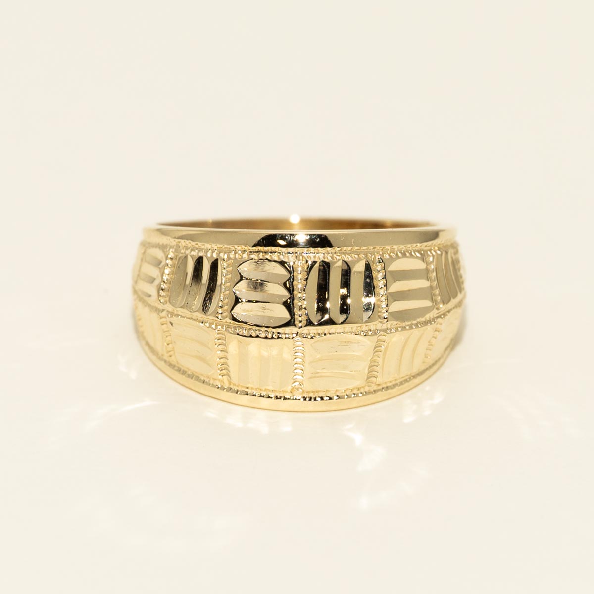 Estate Diamond Cut Fashion Ring in 14kt Yellow Gold