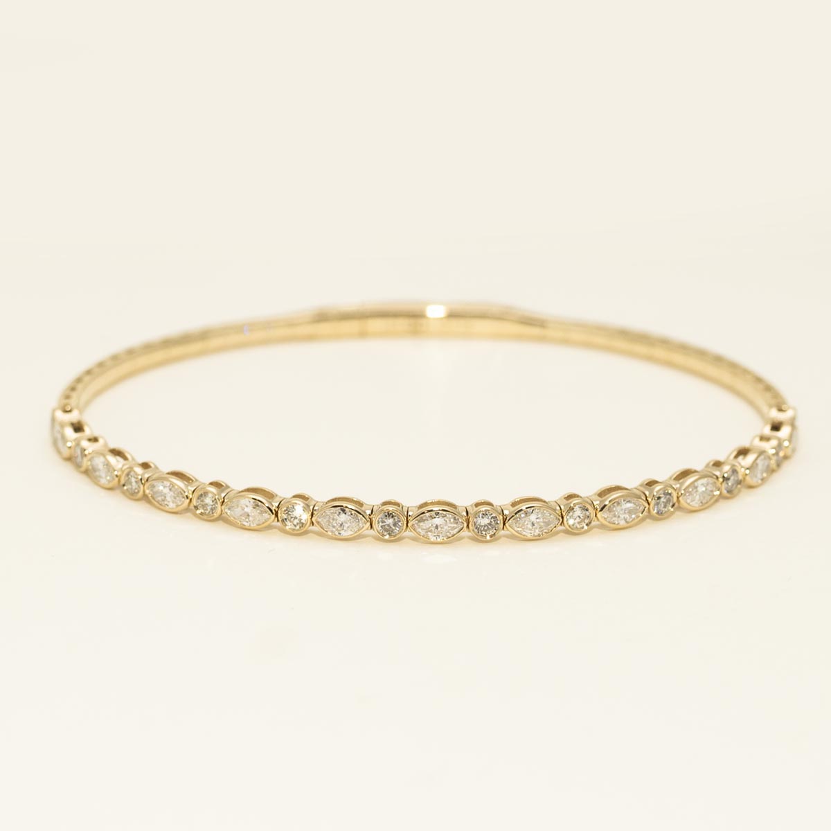 Diamond Flexible Bangle Bracelet in 14kt Yellow Gold (1 1/2ct tw)